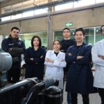 Estudiantes universitarios de Aguascalientes en un laboratorio durante una capacitación tecnológica