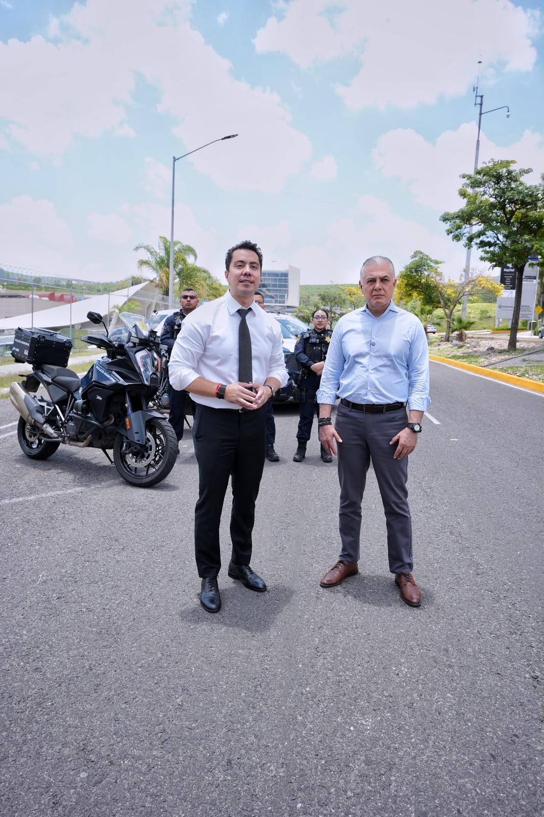 Felifer Macías y Juan Luis Ferrusca Ortiz durante un anuncio sobre percepción de seguridad en Querétaro