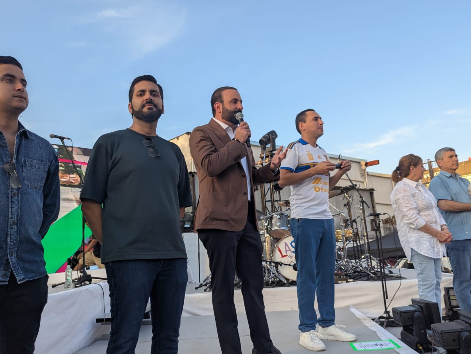 Mauricio Farah Giacomán durante el arranque del programa Vuelve a Centrito en San Pedro
