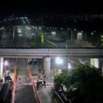 Trabajos nocturnos de obra en avenida Bernardo Quintana por el Tren México-Querétaro