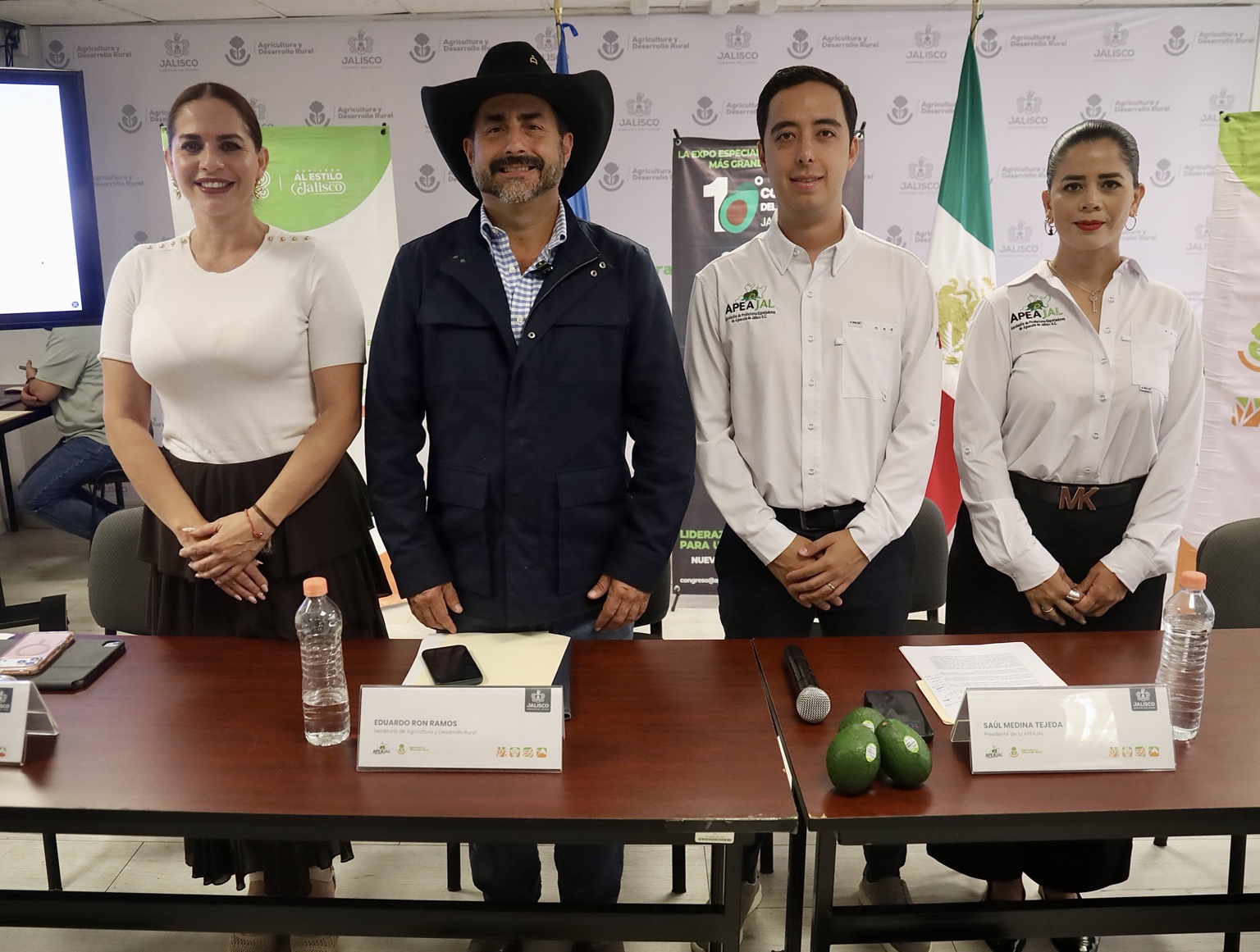 Presentación del Congreso del Aguacate de Jalisco 2026 con representantes de SADER Jalisco y APEAJAL