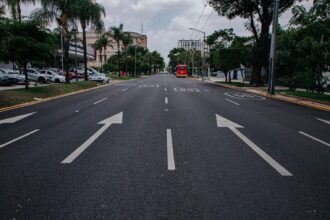 Avenida Ignacio L. Vallarta rehabilitada en Guadalajara, con señalamiento horizontal y carriles renovados