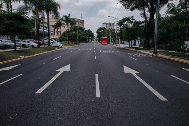 Avenida Ignacio L. Vallarta rehabilitada en Guadalajara, con señalamiento horizontal y carriles renovados