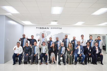 Tere Jiménez y representantes de Nissan, CFE y Cenace participan en reunión de planeación industrial en la Planta A1 de Nissan en Aguascalientes.
