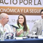 Tere Jiménez participa en la firma del Pacto por la Prosperidad, la Justicia Económica y la Seguridad en Aguascalientes.
