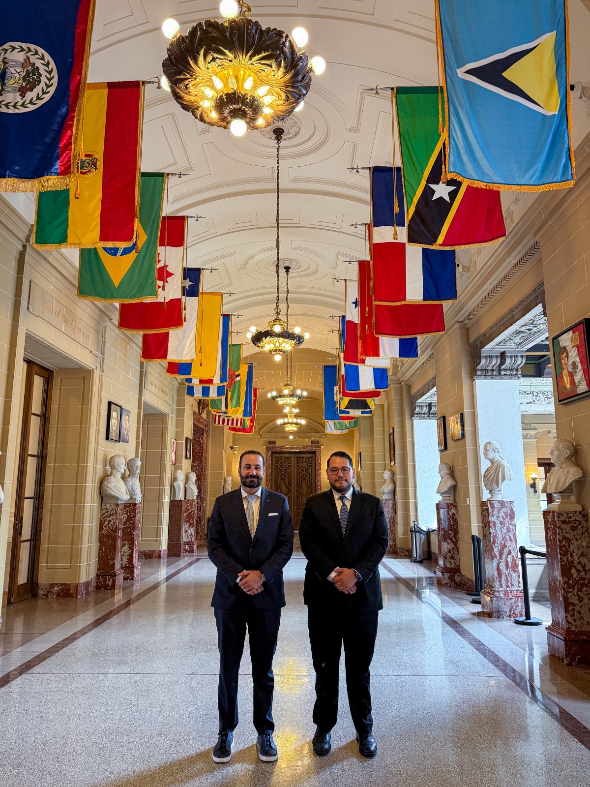 Mauricio Farah Giacomán durante la firma de un convenio de cooperación entre San Pedro Garza García y la Organización de los Estados Americanos en Washington.