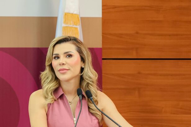 Marina del Pilar Avila Olmeda presenta acciones de dignificación policial del Gobierno de Baja California.