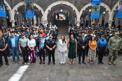 Ceremonia de entrega de reconocimientos a policías estatales, municipales y personal militar en Aguascalientes