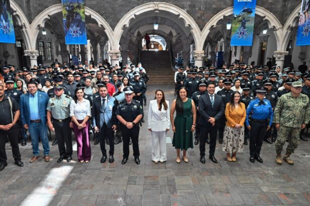 Ceremonia de entrega de reconocimientos a policías estatales, municipales y personal militar en Aguascalientes