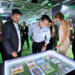 Autoridades recorren la exposición interactiva Big Bang Gol en el Centro Educativo y Cultural Manuel Gómez Morín, en Querétaro.