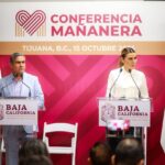 Marina del Pilar Avila Olmeda y Laureano Carrillo durante una conferencia sobre operativos de seguridad en Baja California.