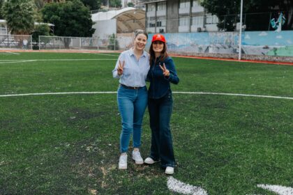 Vero Delgadillo supervisa la rehabilitación de la Unidad Deportiva 41 en Balcones de Oblatos, en Guadalajara.