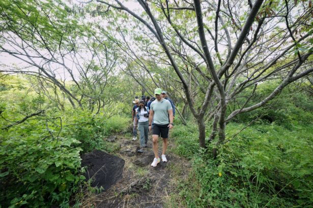 Felifer Macías participa en un recorrido del programa Explora Querétaro en el Área Natural Protegida Peña Colorada.