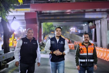 Felifer Macías supervisa el operativo vial en boulevard Bernardo Quintana por las obras del Tren México-Querétaro.