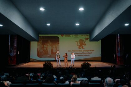 Vero Delgadillo encabeza el Encuentro Artístico 2026 de Academias Municipales de Guadalajara ante alumnas, alumnos y familias.