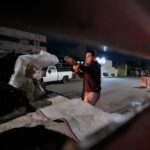 Personal de Servicios Públicos Municipales realiza recolección de residuos comerciales durante la madrugada en Querétaro.