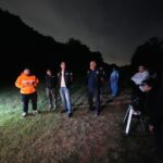 Felifer Macías y asistentes observan el Eclipse Lunar 2026 en el Parque Joya La Barreta, en Santa Rosa Jáuregui, Querétaro.