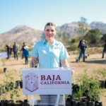 Marina del Pilar Avila Olmeda encabeza una jornada de reforestación en el Ejido Juntas de Nejí, en Tecate.