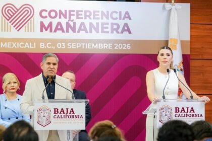 Marina del Pilar Ávila Olmeda durante una conferencia del Gobierno de Baja California en Mexicali.