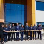 Autoridades y representantes empresariales durante la inauguración de instalaciones de Continental en Aguascalientes.