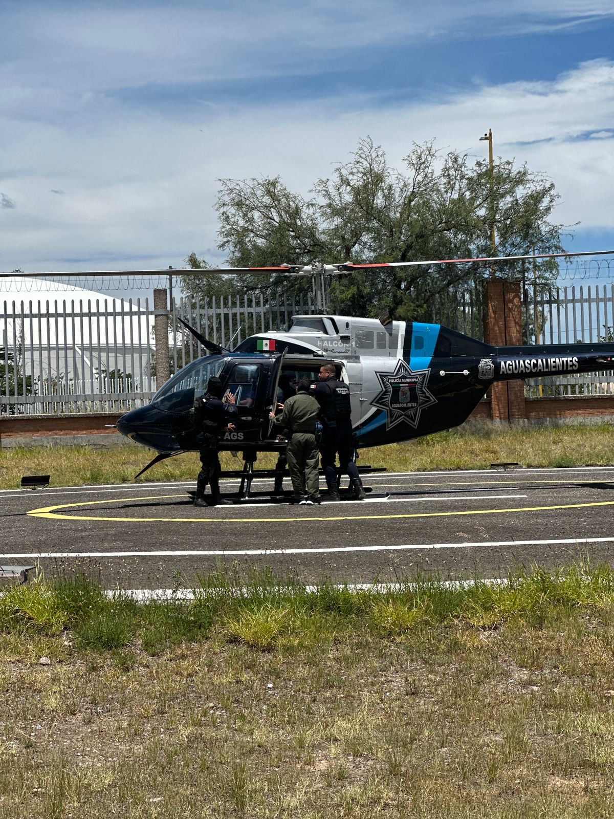 Helicóptero de la Policía Municipal de Aguascalientes utilizado en el traslado de un órgano para el primer trasplante de hígado realizado en el estado.