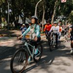 Participantes recorren en bicicleta la Vía RecreActiva de Guadalajara durante su 22 aniversario.