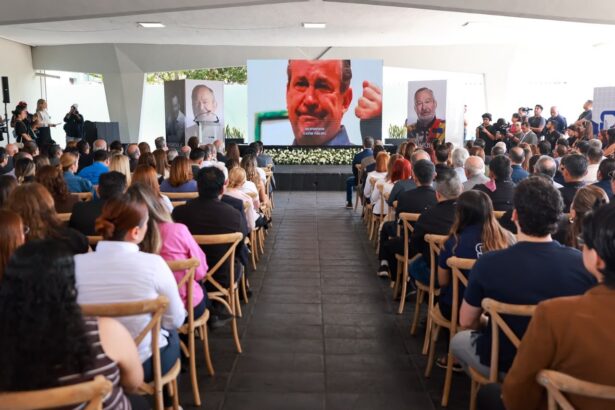 Asistentes al homenaje realizado en San Pedro Garza García en memoria de Mauricio Fernández Garza.