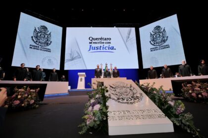 Sesión solemne del Poder Judicial del Estado de Querétaro durante la presentación del segundo informe de actividades del Tribunal Superior de Justicia.