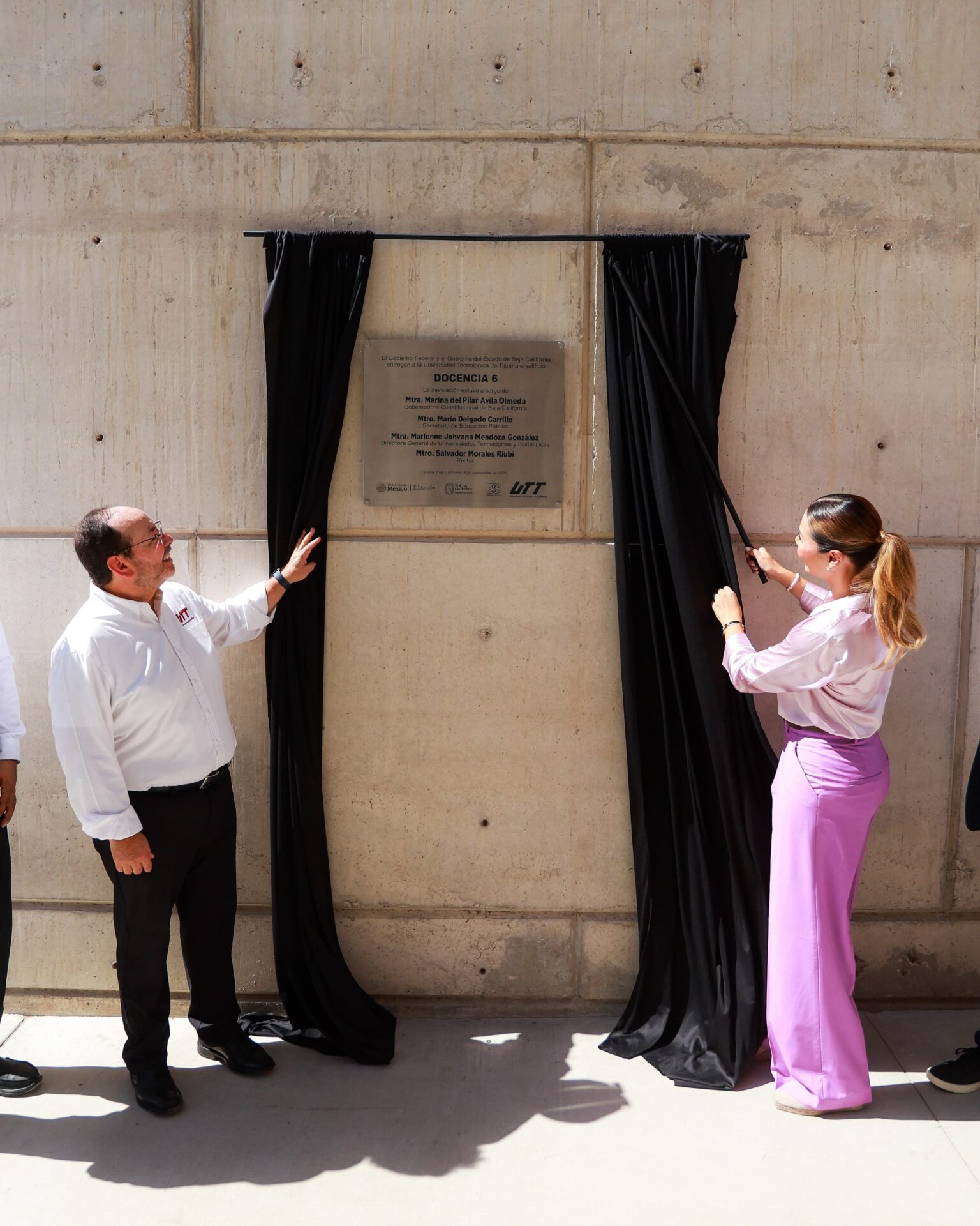 Marina del Pilar Ávila Olmeda durante la inauguración del edificio Docencia 6 de la Universidad Tecnológica de Tijuana.