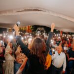Vero Delgadillo durante un encuentro con vecinos de Huentitán en Guadalajara.