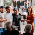 Verónica Delgadillo y trabajadores del Rastro Municipal de Guadalajara durante la conmemoración por el 62 aniversario del recinto.