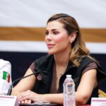 Marina del Pilar Ávila Olmeda durante una reunión de coordinación sobre acciones preventivas en Baja California.