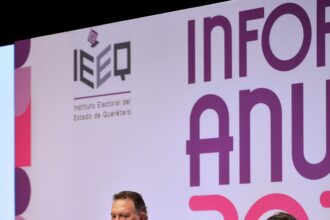 Autoridades durante la presentación del Informe Anual de Actividades 2025 del Instituto Electoral del Estado de Querétaro.