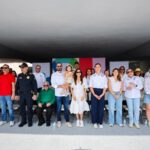 Autoridades y participantes durante la conmemoración del desfile cívico por la Independencia de México en San Pedro Garza García.