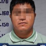Imagen difundida por la Fiscalía General del Estado de San Luis Potosí de una persona detenida en relación con una investigación por homicidio en Matlapa.