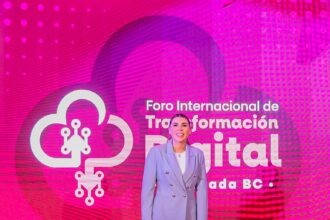 Marina del Pilar Ávila Olmeda durante un evento del Foro Internacional de Transformación Digital relacionado con innovación pública.