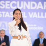 Tere Jiménez durante la inauguración de la Telesecundaria No. 185 Tres Centurias en Vistas del Valle, Aguascalientes.
