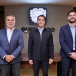 Felifer Macías junto a Ángel Herrera Ramírez y Alejandro Rolland Ruiz durante el anuncio de ajustes al gabinete municipal de Querétaro.
