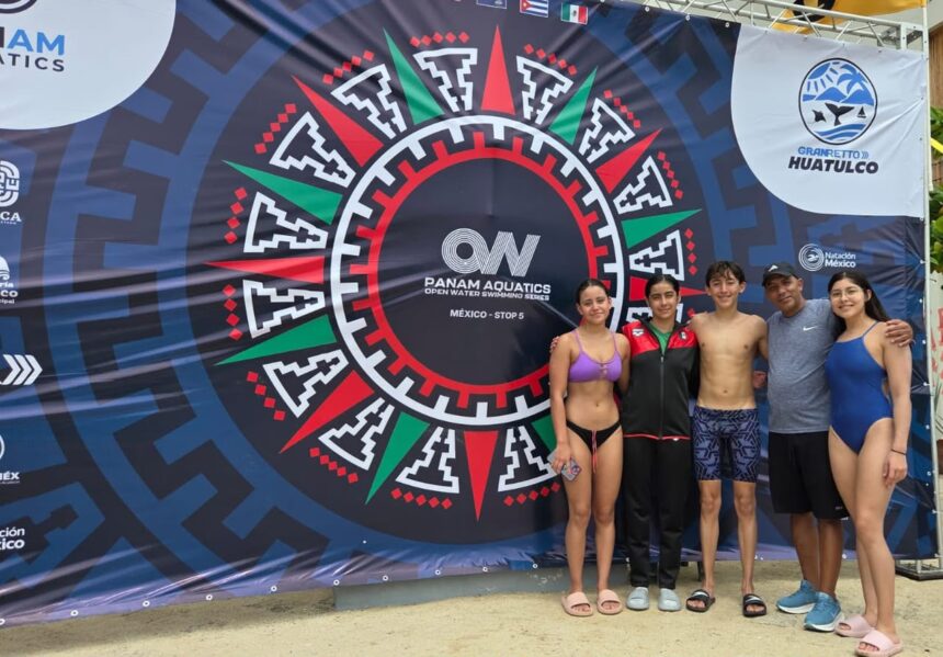 Nadadoras y equipo de Aguascalientes durante la última parada del circuito Panam Aquatics de aguas abiertas en Huatulco, Oaxaca.