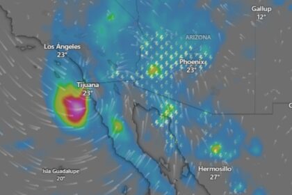 Mapa meteorológico con la trayectoria y efectos previstos de la tormenta tropical Rachel sobre Baja California.