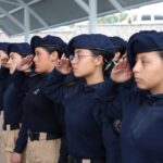 Estudiantes participan en una ceremonia escolar en Aguascalientes.