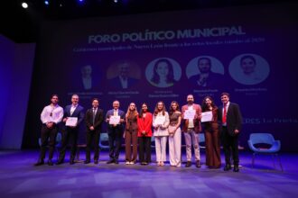 Mauricio Farah Giacomán participa en un foro sobre retos municipales de Nuevo León organizado por el Tecnológico de Monterrey.