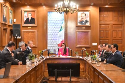 Tere Jiménez durante la firma del convenio para la construcción y operación del nuevo Foro de las Estrellas en Aguascalientes.
