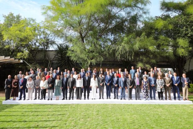 Participantes en la conmemoración del Día del Notario y entrega de reconocimientos en Aguascalientes.