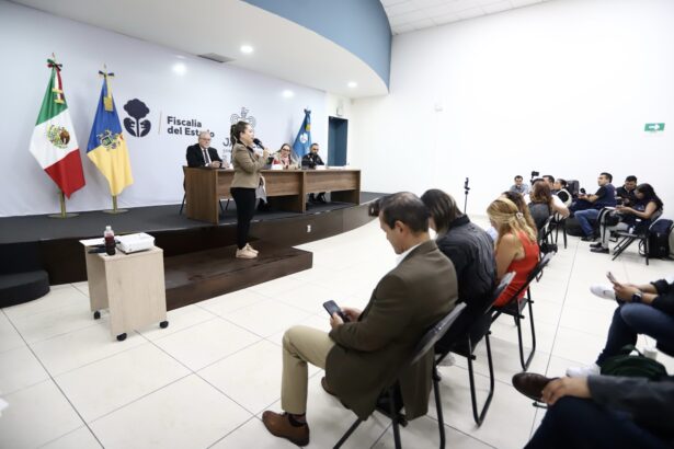 Conferencia de prensa de la Fiscalía del Estado de Jalisco sobre la investigación de un caso de feminicidio y maltrato infantil.