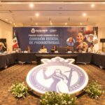 Sesión de la Comisión Estatal de Productividad de Guanajuato con representantes de gobierno, instituciones educativas y sector productivo.