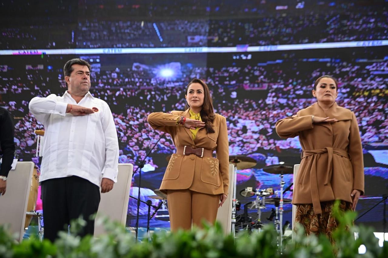 Celebración del 15 aniversario de CATEM en Aguascalientes con autoridades y representantes sindicales.