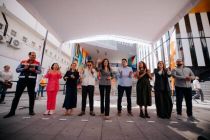 Verónica Delgadillo y funcionarios durante el arranque de obras y acciones de recuperación de espacios públicos en Guadalajara.