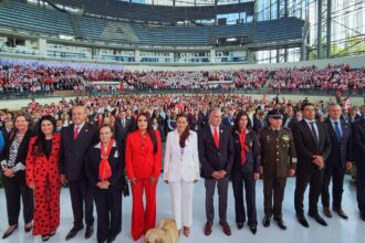 Autoridades y participantes durante la 53.ª Convención Nacional de la Cruz Roja Mexicana en Aguascalientes.