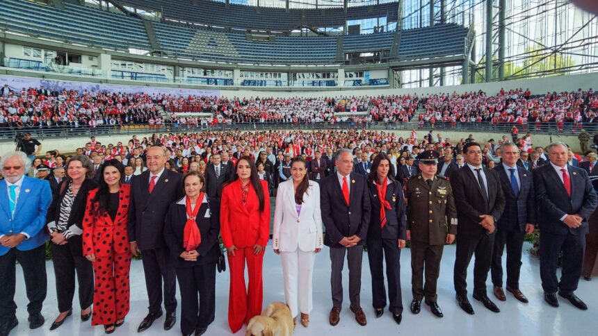 Autoridades y participantes durante la 53.ª Convención Nacional de la Cruz Roja Mexicana en Aguascalientes.